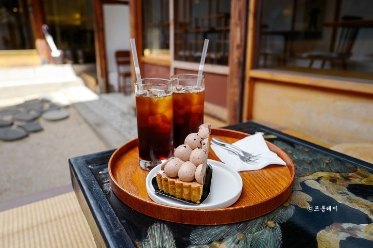 Coffee and dessert at a hanok cafe in Ikseondong Hanok Village, Seoul