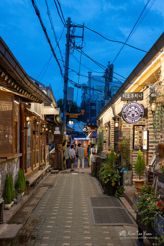 Ikseondong hanok cafe alley in Seoul