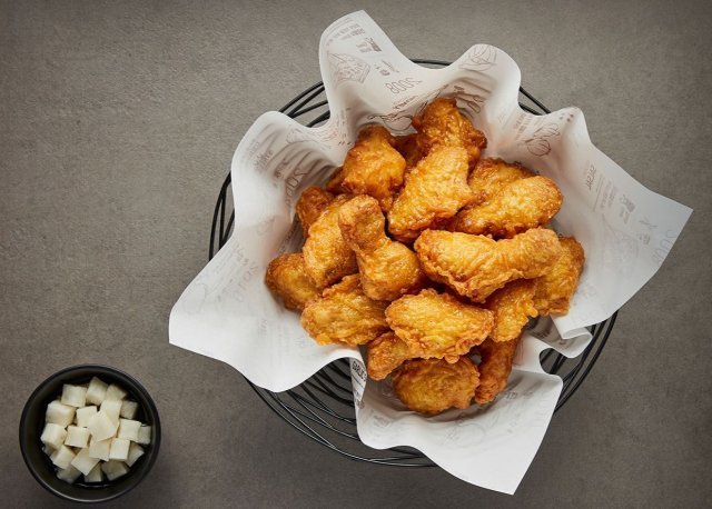 Kyochon Honey Combo fried chicken in Seoul