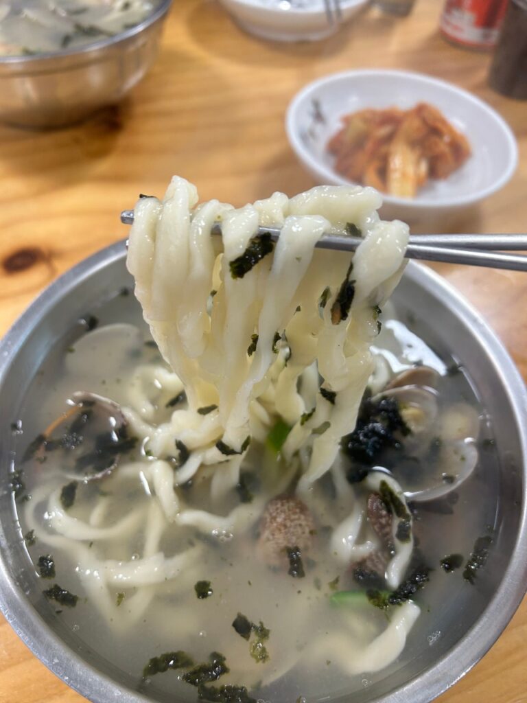 Clam kalguksu at Limbyungjoo Sandong Kalguksu in Seoul