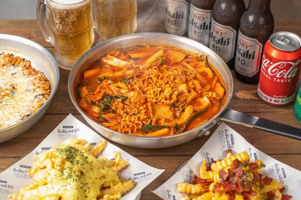 Jeukseok tteokbokki and butter garlic fries at Ttobogetji Tteokbokki in Hongdae