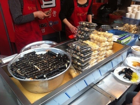 Mayak gimbap with mustard dipping sauce at Monyeo Gimbap in Gwangjang Market